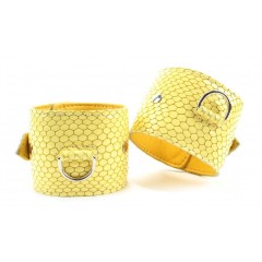 Кожаные наручники  Желтый питон  (цвет -желтый) (105382)