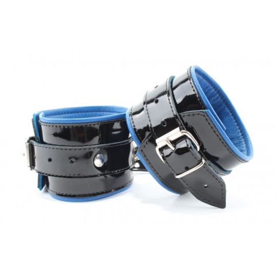 Чёрные лаковые наручники с синим подкладом (цвет -черный с синим) (105385) фото 1