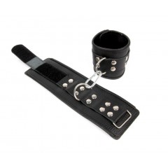 Черные кожаные наручники с заклепками с фиксацией липучками (цвет -черный) (108473)