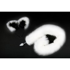 Серебристая анальная пробка с бело-черным хвостиком и ободком-ушками (цвет -белый с черным) (114924)