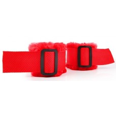 Красные меховые наручники на регулируемых черных пряжках (цвет -красный) (147772)